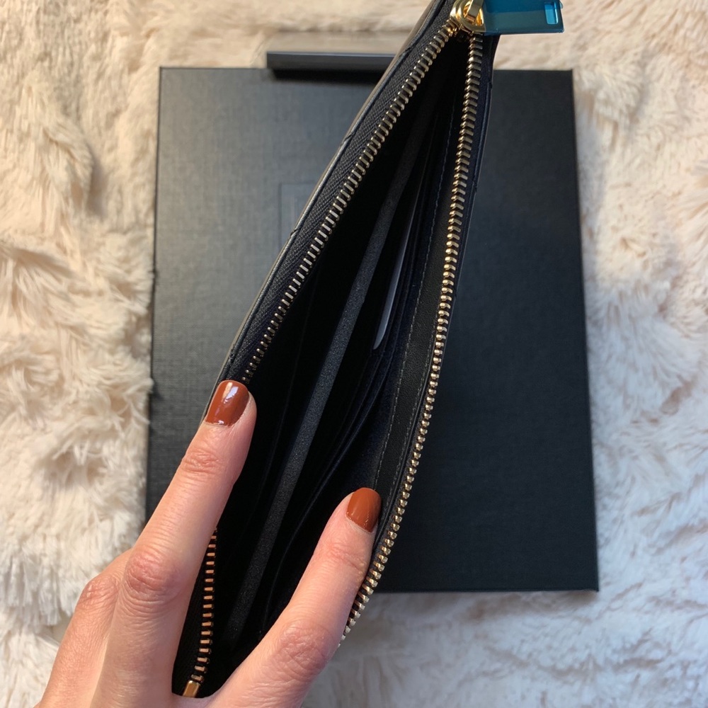 ❌SOLD❌ YSL MATELASSÉ LEATHER POUCH - Picture 5 of 7